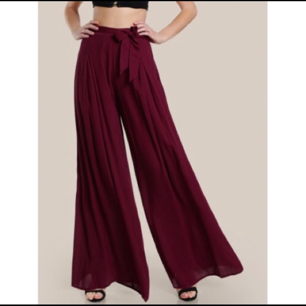 NWT Loose flared-bottom w/tie 🌺🌺